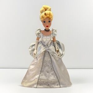 Disney Princess Cinderella Porcelain Keepsake Doll Holiday‎ Jewels Edition